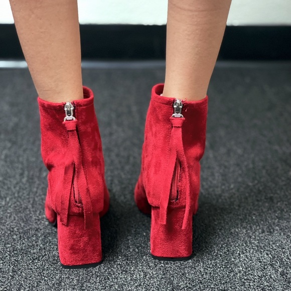 Red block heel tassel ankle bootie - Picture 8 of 9